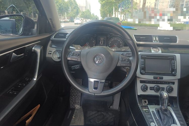 Used Volkswagen Magotan 2016 1.8TSI Luxury Comfort Model Steering Wheel