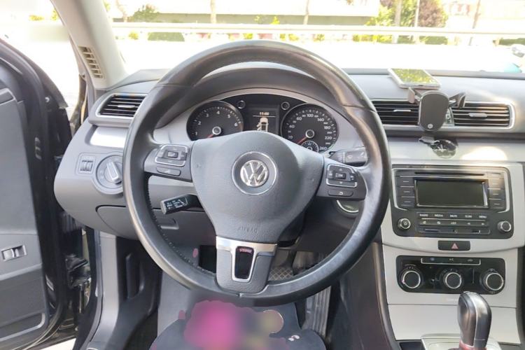 Used Volkswagen Magotan 2016 1.8TSI Smart Comfort Model Steering Wheel