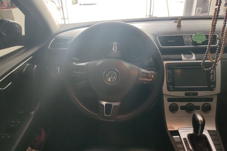 Used Volkswagen Magotan 2016 1.8TSI Luxury Comfort Model Steering Wheel
