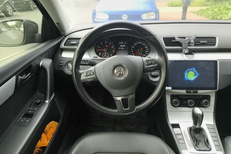 Used Volkswagen Magotan 2016 1.8TSI Smart Comfort Model Steering Wheel