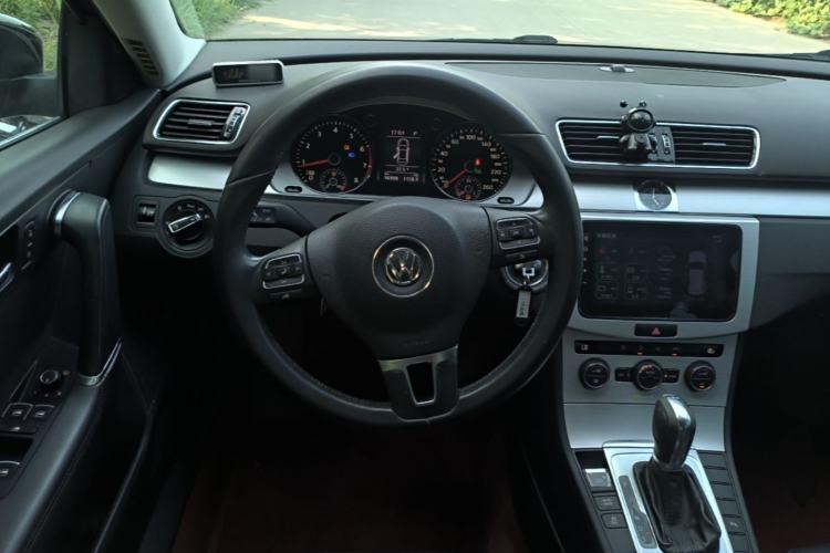 Used Volkswagen Magotan 2016 1.8TSI Smart Enjoyment Leading Model Steering Wheel