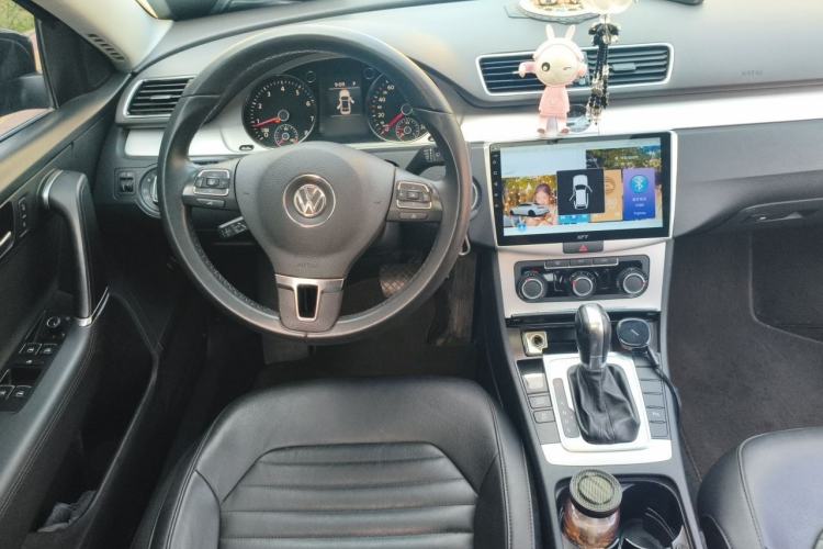 Used Volkswagen Magotan 2016 1.8TSI Smart Comfort Model Steering Wheel