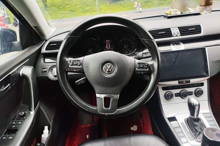 Used Volkswagen Magotan 2016 1.8TSI Luxury Comfort Model Steering Wheel
