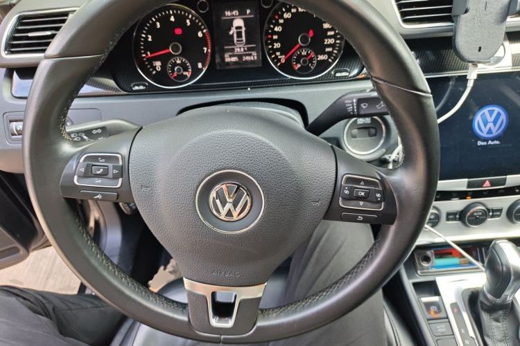 Used Volkswagen Magotan 2016 1.8TSI Luxury Comfort Model Steering Wheel