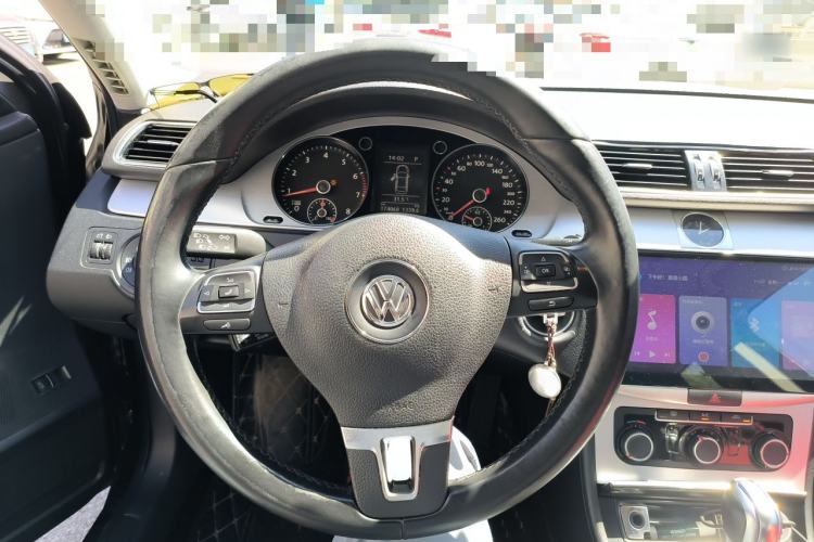 Used Volkswagen Magotan 2016 1.8TSI Smart Comfort Model Steering Wheel
