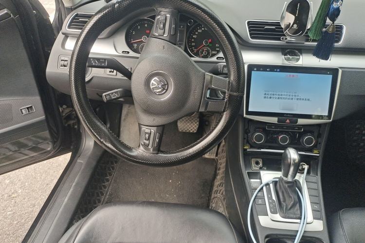 Used Volkswagen Magotan 2016 1.8TSI Smart Comfort Model Steering Wheel