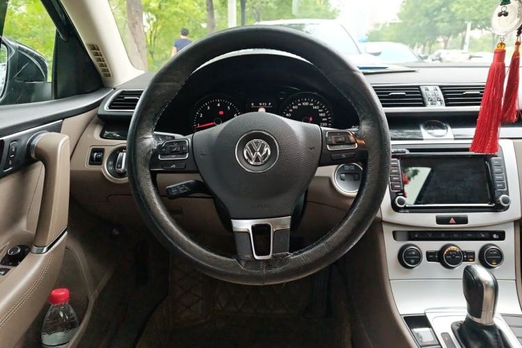 Used Volkswagen Magotan 2016 1.8TSI Luxury Comfort Model Steering Wheel