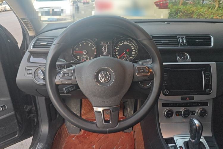 Used Volkswagen Magotan 2016 1.8TSI Luxury Comfort Model Steering Wheel