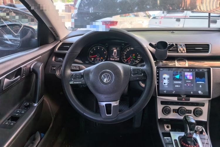 Used Volkswagen Magotan 2016 1.8TSI Luxury Comfort Model Steering Wheel
