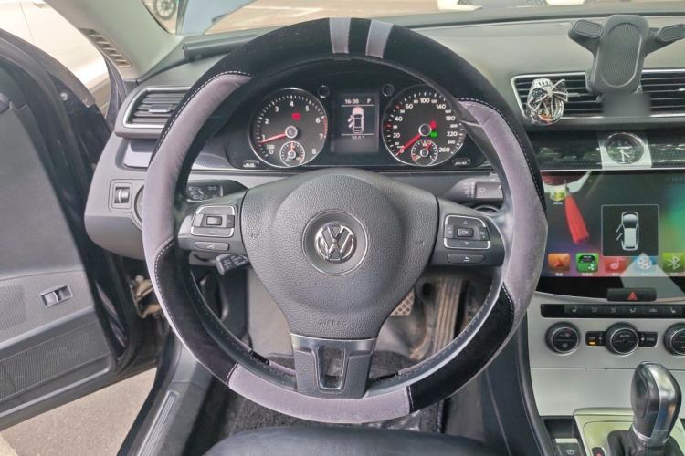 Used Volkswagen Magotan 2016 1.8TSI Luxury Comfort Model Steering Wheel