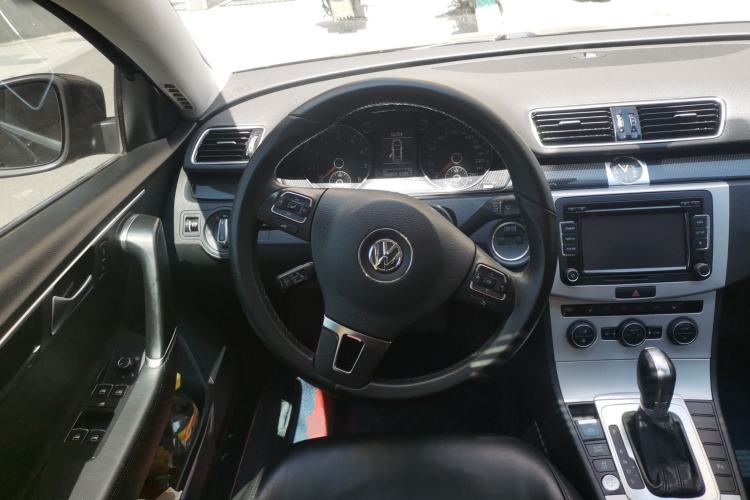 Used Volkswagen Magotan 2016 1.8TSI Luxury Comfort Model Steering Wheel