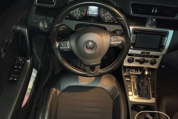 Used Volkswagen Magotan 2016 1.8TSI Luxury Comfort Model Steering Wheel