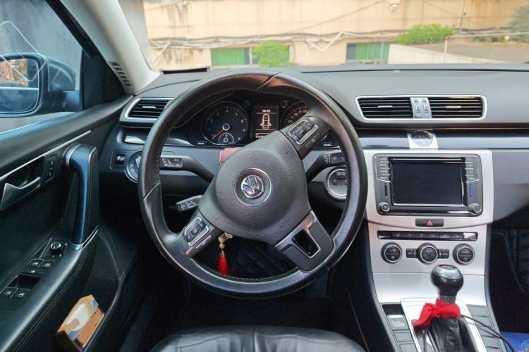 Used Volkswagen Magotan 2016 2.0 TSI Luxury Comfort Version Steering Wheel