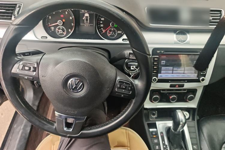 Used Volkswagen Magotan 2016 1.8TSI Smart Comfort Model Steering Wheel