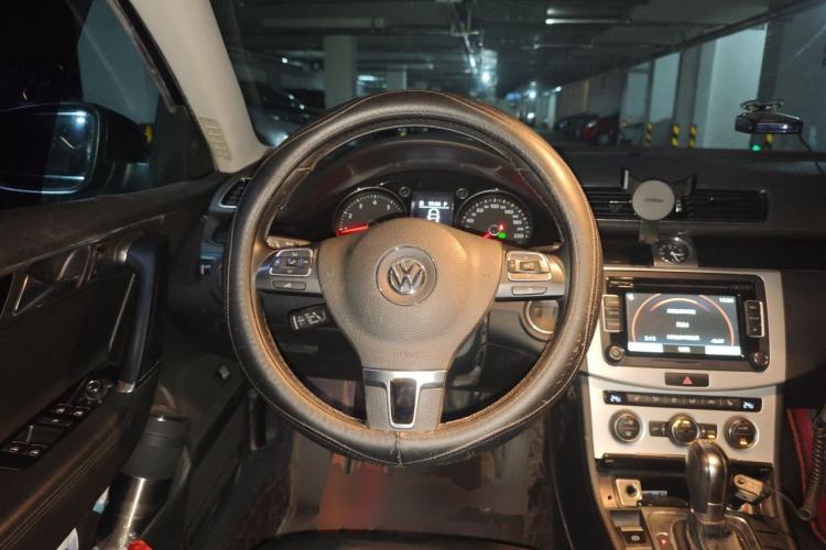 Used Volkswagen Magotan 2016 2.0 TSI Luxury Comfort Version Steering Wheel