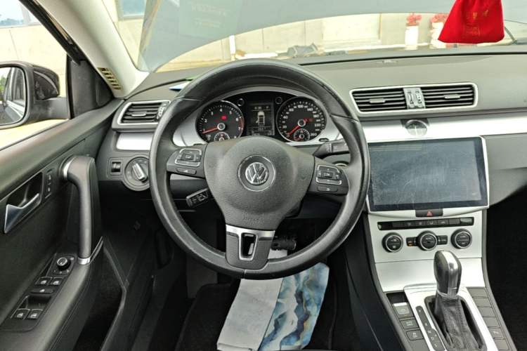 Used Volkswagen Magotan 2016 1.8TSI Smart Enjoyment Leading Model Steering Wheel