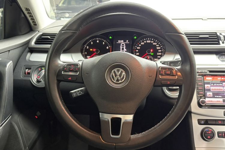 Used Volkswagen Magotan 2016 1.8TSI Smart Enjoyment Leading Model Steering Wheel