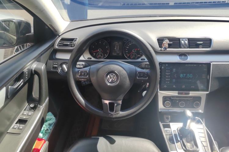 Used Volkswagen Magotan 2016 1.8TSI Smart Comfort Model Steering Wheel