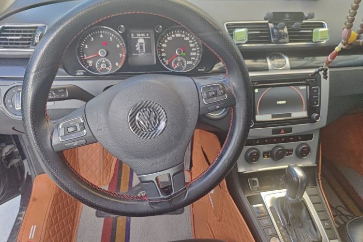Used Volkswagen Magotan 2016 1.8TSI Luxury Comfort Model Steering Wheel