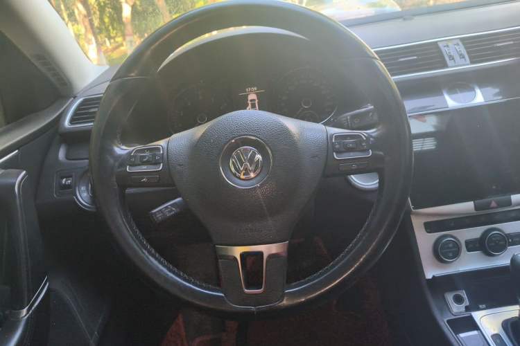 Used Volkswagen Magotan 2016 2.0 TSI Luxury Comfort Version Steering Wheel
