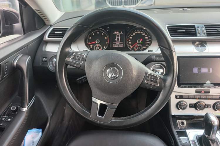 Used Volkswagen Magotan 2016 1.8TSI Smart Enjoyment Leading Model Steering Wheel