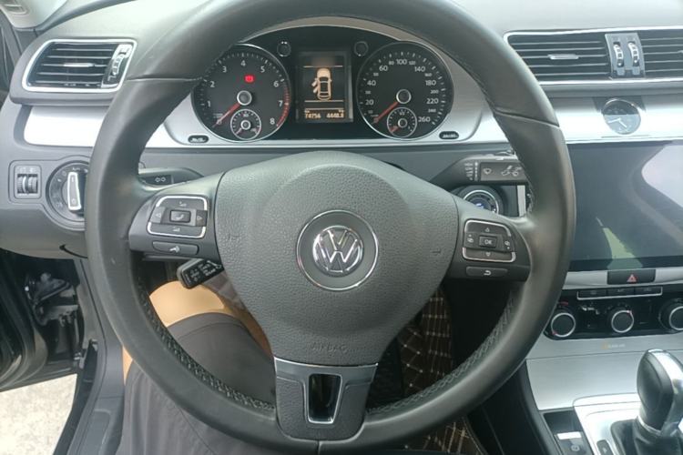 Used Volkswagen Magotan 2016 1.8TSI Smart Comfort Model Steering Wheel