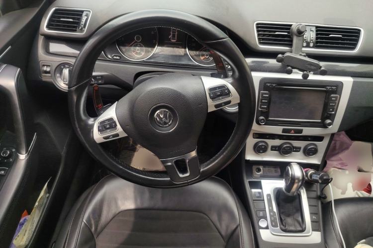 Used Volkswagen Magotan 2016 1.8TSI Luxury Comfort Model Steering Wheel