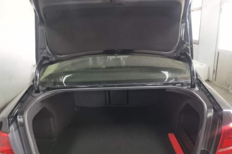 Used Volkswagen Magotan 2016 1.8TSI Smart Comfort Model Trunk