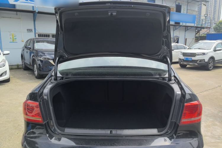 Used Volkswagen Magotan 2016 1.8TSI Smart Enjoyment Leading Model Trunk