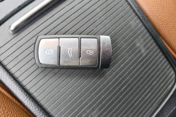 Used Volkswagen Magotan 2016 1.8TSI 25th Anniversary Edition Vehicle Key