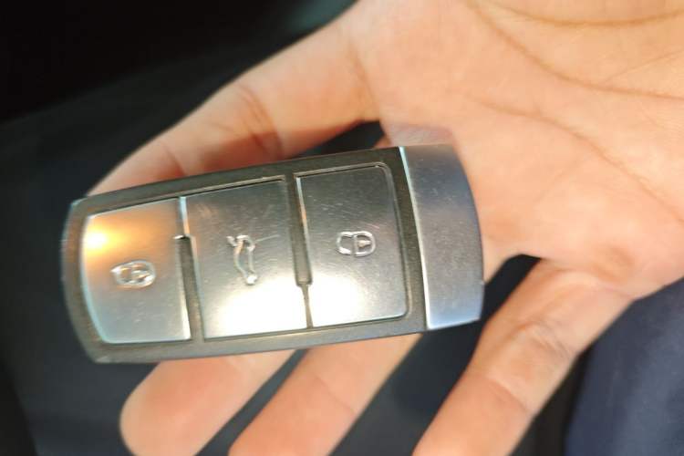 Used Volkswagen Magotan 2016 1.8TSI Smart Comfort Model Vehicle Key