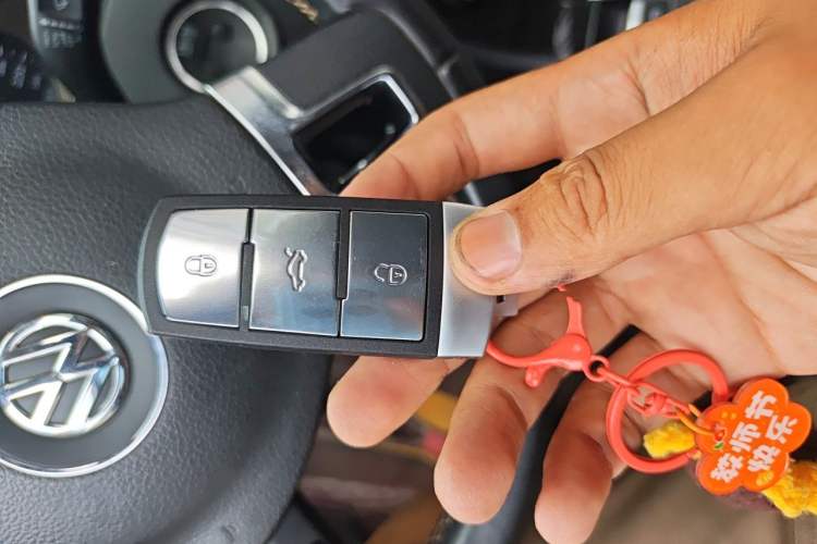 Used Volkswagen Magotan 2016 1.8TSI 25th Anniversary Edition Vehicle Key