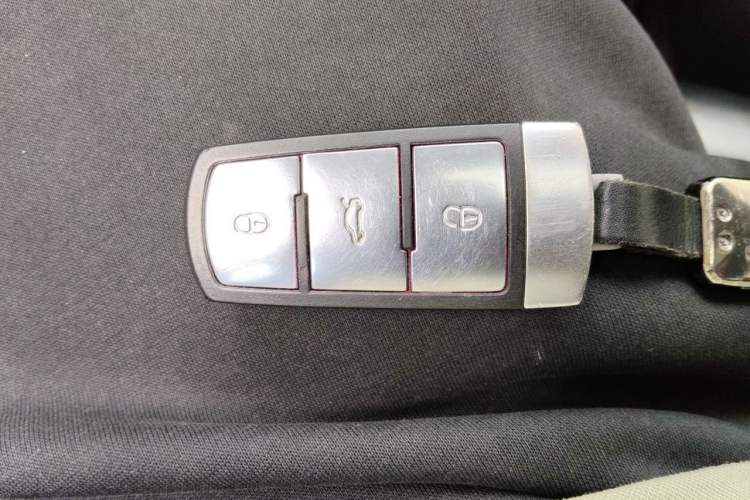 Used Volkswagen Magotan 2016 1.8TSI Smart Comfort Model Vehicle Key