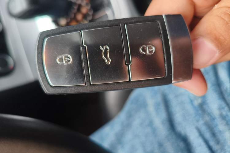 Used Volkswagen Magotan 2016 1.8TSI Smart Comfort Model Vehicle Key
