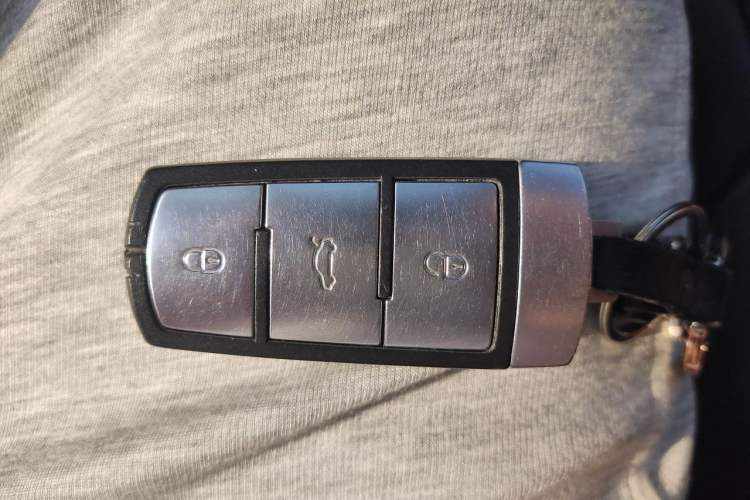 Used Volkswagen Magotan 2016 1.8TSI Smart Comfort Model Vehicle Key