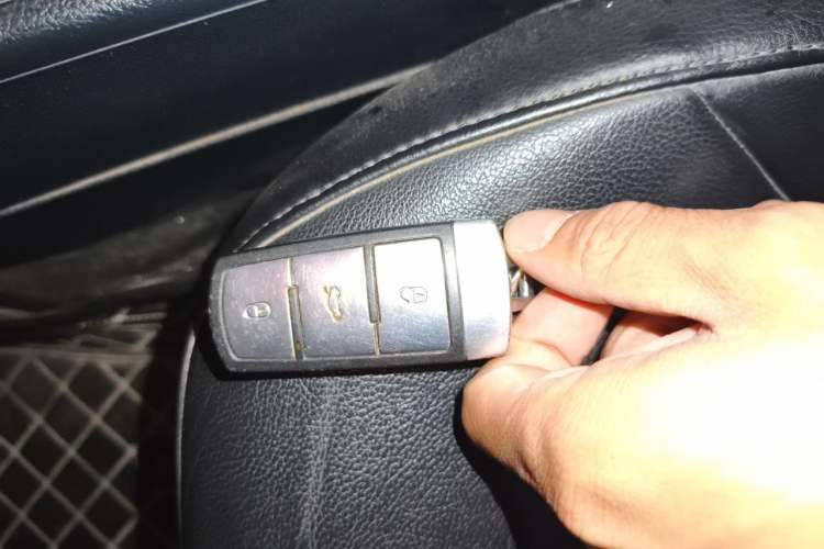Used Volkswagen Magotan 2016 1.8TSI Smart Comfort Model Vehicle Key