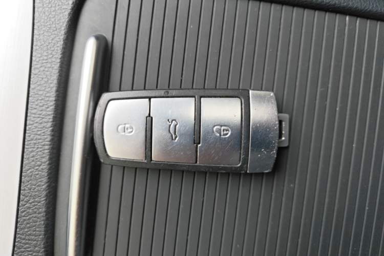 Used Volkswagen Magotan 2016 1.8TSI Smart Comfort Model Vehicle Key