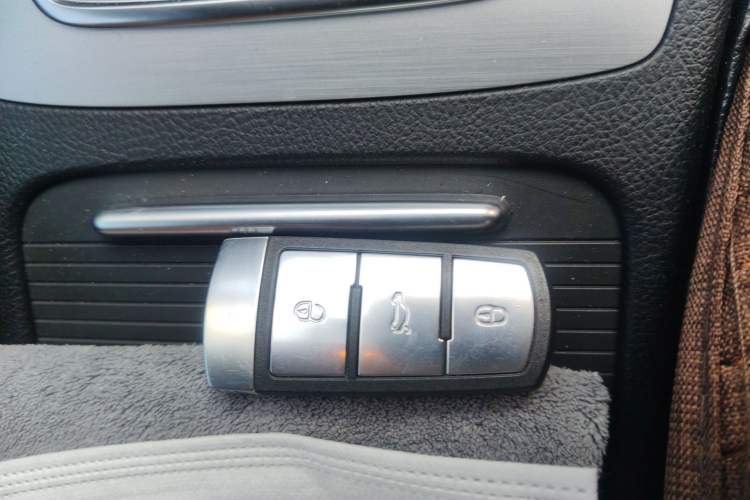 Used Volkswagen Magotan 2016 1.8TSI Smart Comfort Model Vehicle Key