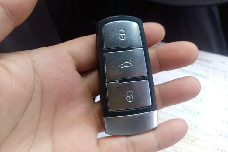 Used Volkswagen Magotan 2016 1.8TSI Luxury Comfort Model Vehicle Key