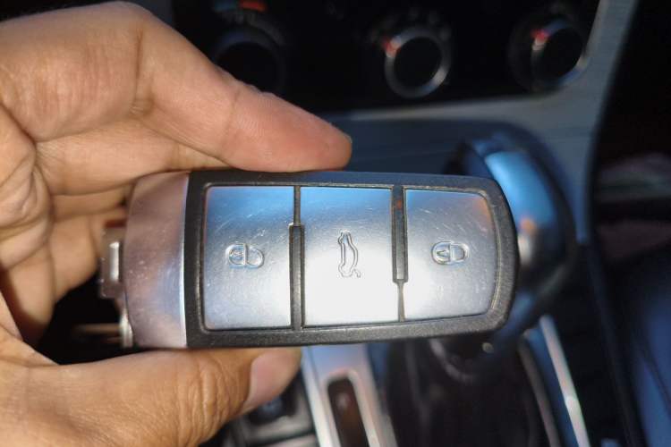 Used Volkswagen Magotan 2016 1.8TSI Smart Comfort Model Vehicle Key