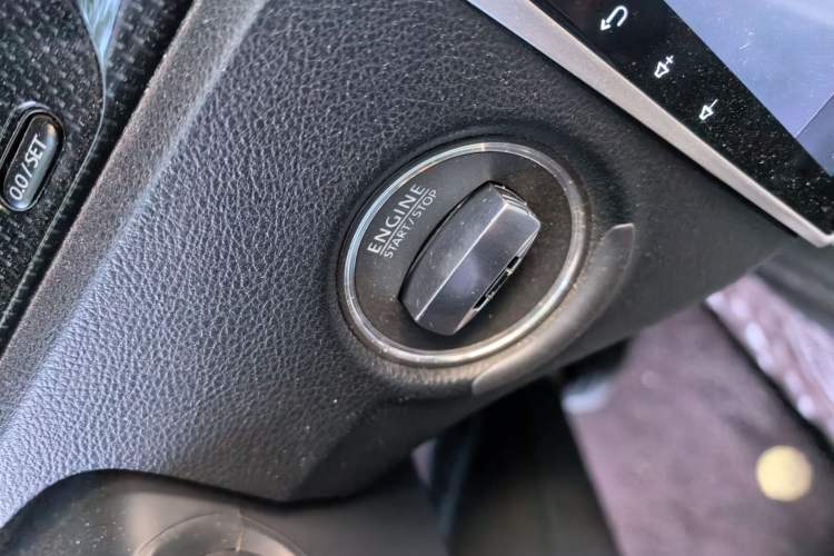 Used Volkswagen Magotan 2016 1.8TSI Luxury Comfort Model Vehicle Key