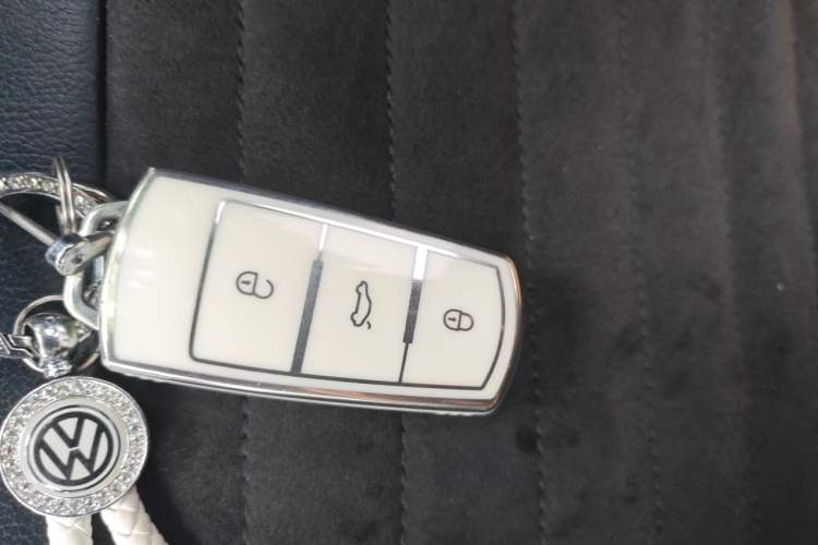 Used Volkswagen Magotan 2016 1.8TSI Luxury Comfort Model Vehicle Key