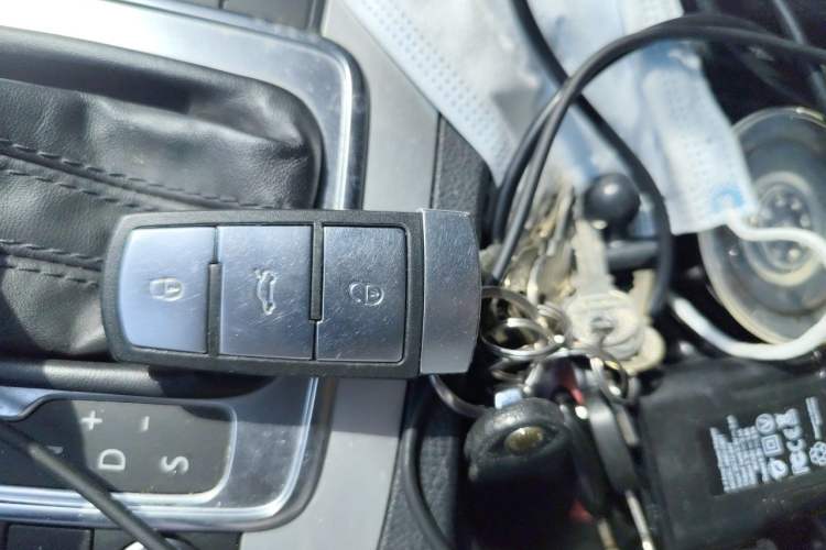 Used Volkswagen Magotan 2016 1.8TSI Luxury Comfort Model Vehicle Key