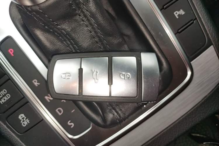 Used Volkswagen Magotan 2016 1.8TSI Smart Enjoyment Leading Model Vehicle Key