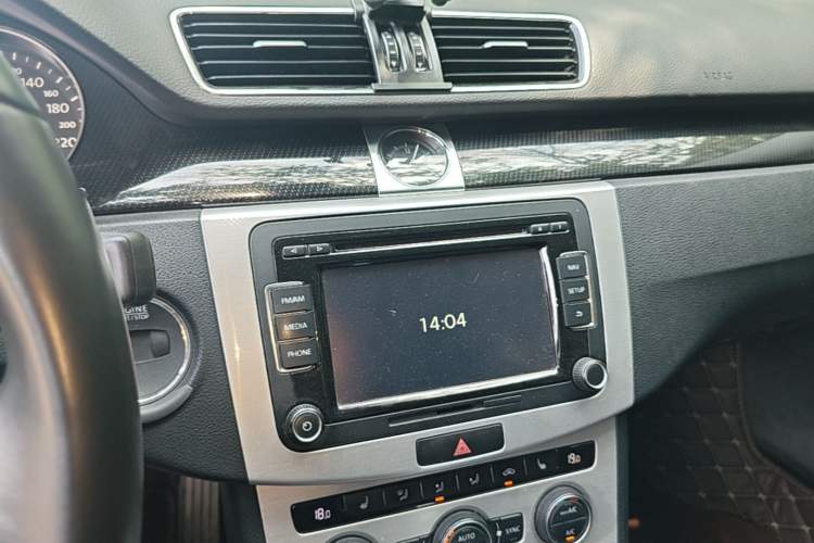 Used Volkswagen Magotan 2016 1.8TSI Luxury Comfort Model Audio And AC Panel