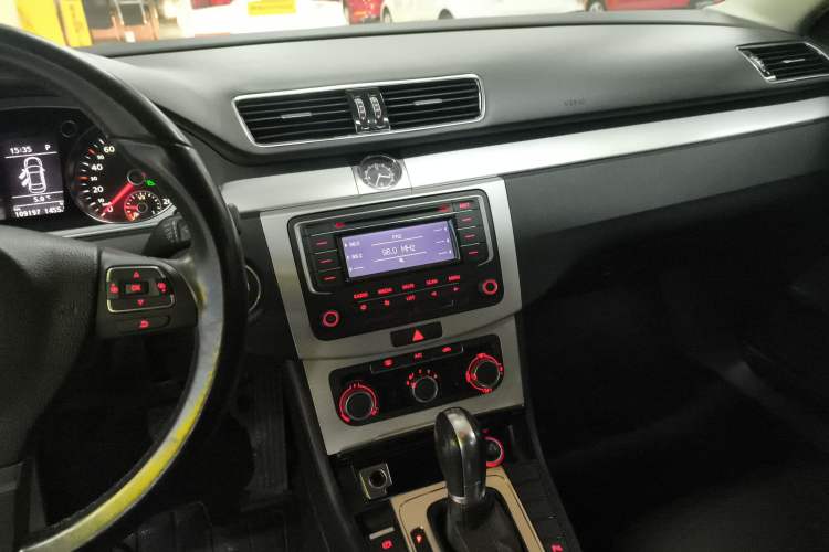 Used Volkswagen Magotan 2016 1.8TSI Smart Comfort Model Audio And AC Panel