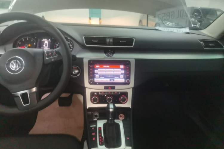 Used Volkswagen Magotan 2016 1.8TSI Smart Comfort Model Audio And AC Panel