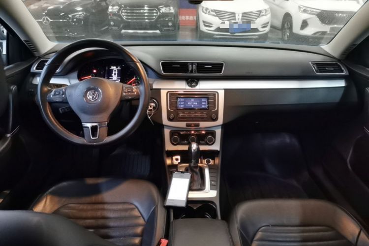 Used Volkswagen Magotan 2016 1.8TSI Smart Comfort Model Center Console