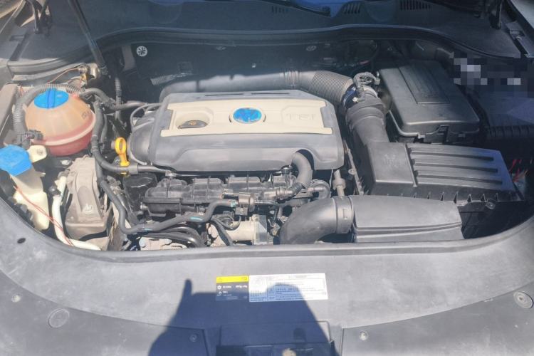 Used Volkswagen Magotan 2016 1.8TSI Smart Comfort Model Engine Bay