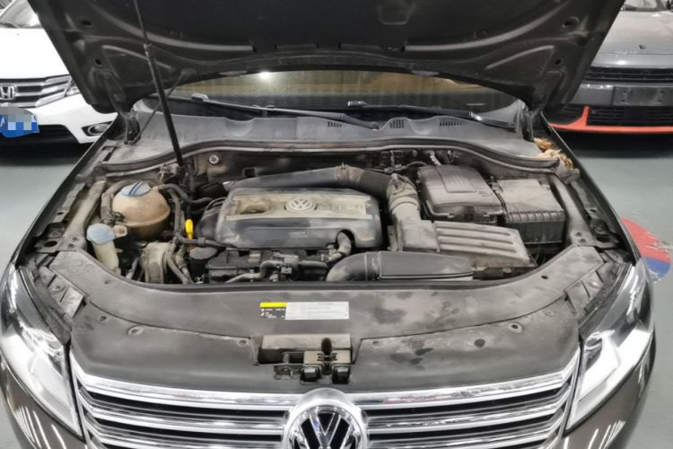 Used Volkswagen Magotan 2016 1.8TSI Smart Comfort Model Engine Bay